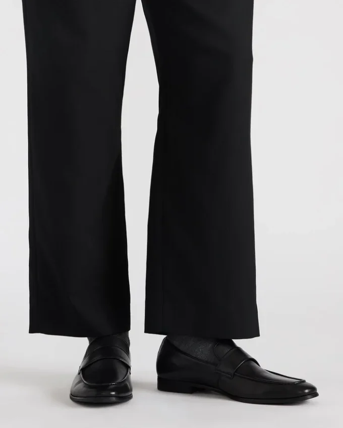 Biscuit Black Leather