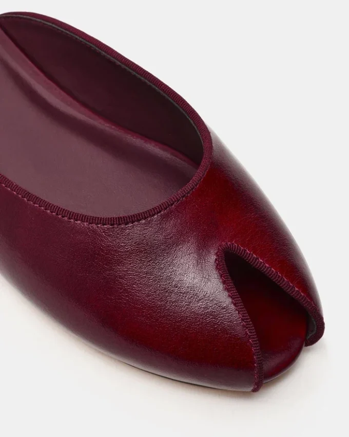 Bloss Burgundy Leather