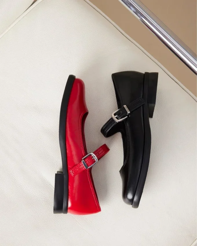 Delancy Black Leather