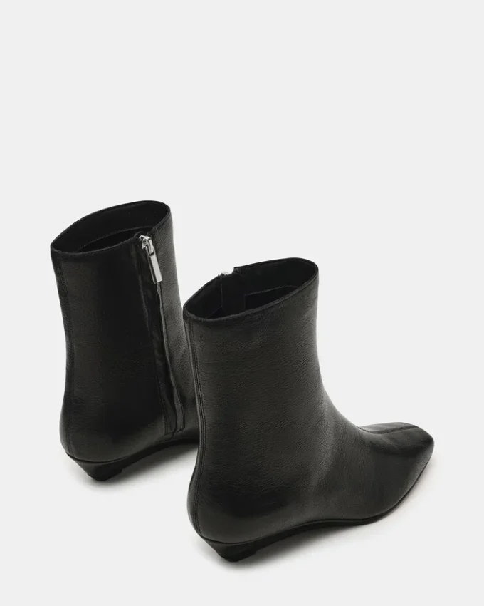 Flaire Black Leather