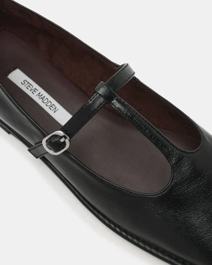 Macbeth Black Leather