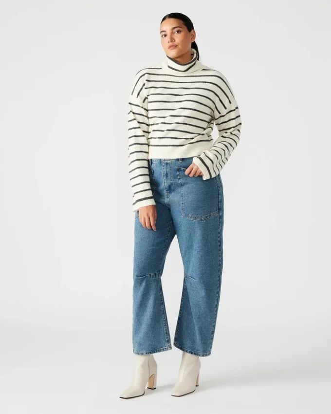 Narsha Sweater White/Black